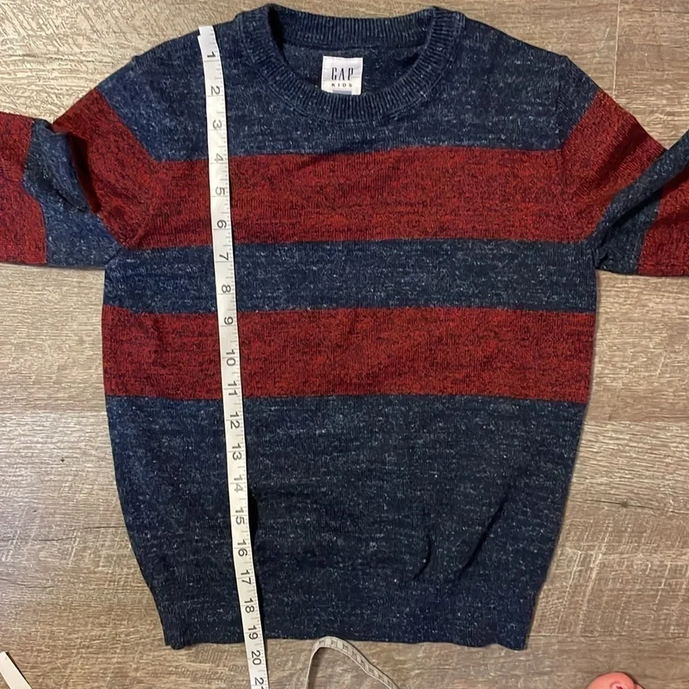 Gap Kids Navy Red Striped Knit Crewneck Sweater size M (8)